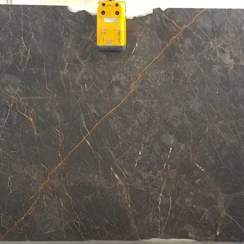 Nero Dorato